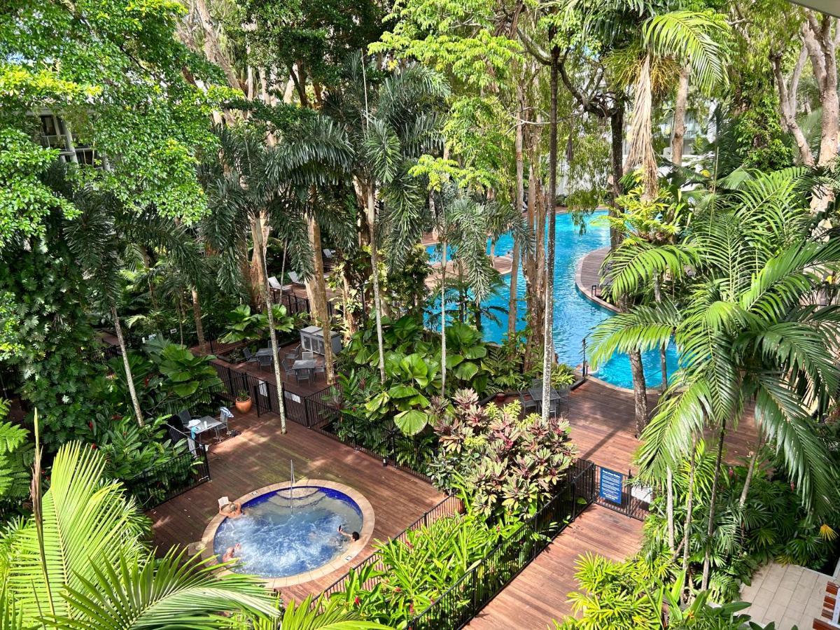 Palm Cove Beachside Apartments - Pool And Garden Views Exterior photo
