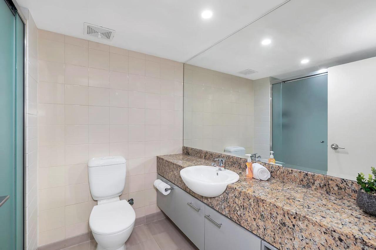 Palm Cove Beachside Apartments - Pool And Garden Views Exterior photo