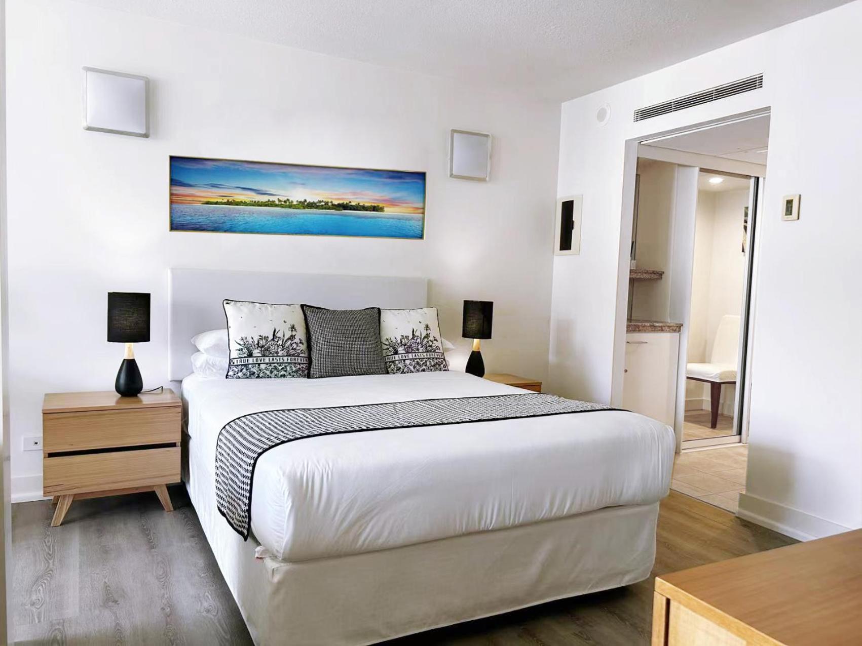 Palm Cove Beachside Apartments - Pool And Garden Views Exterior photo